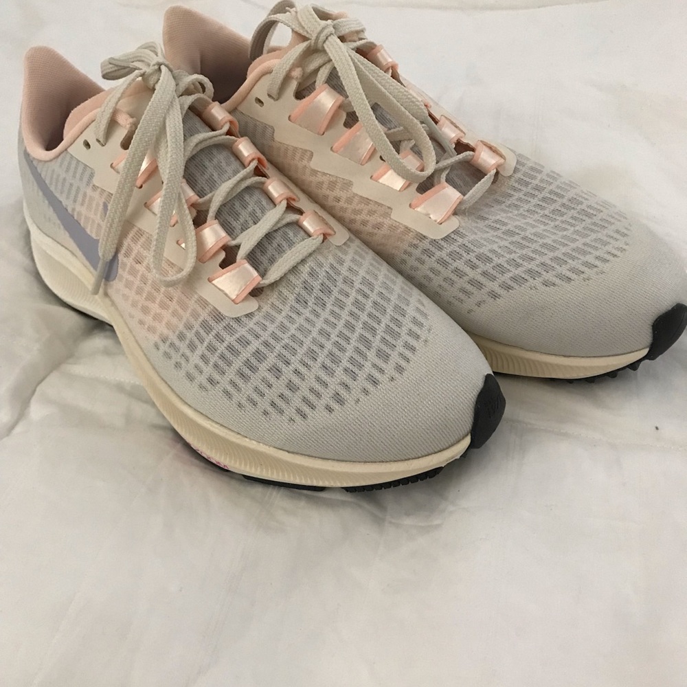 Nike Zoom Pegasus 37.  Size 7.5.